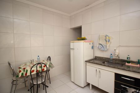 Casa à venda com 240m², 5 quartos e 2 vagas Casa à venda com 240m², 5 quartos e 2 vagasCasa 2 - Cozinha