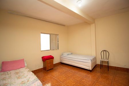 Casa à venda com 240m², 5 quartos e 2 vagas Casa à venda com 240m², 5 quartos e 2 vagasCasa 2 - Quarto