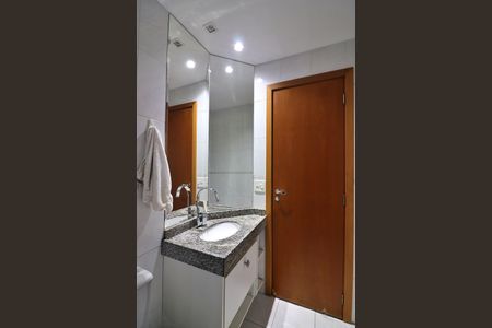 Apartamento à venda com 200m², 3 quartos e 2 vagasBanheiro Social