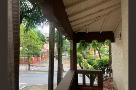 Varanda no segundo pavimento de casa à venda com 4 quartos, 212m² em Funcionários, Belo Horizonte