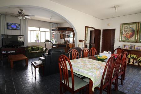 Casa à venda com 10 quartos, 578m² em Barro Preto, Belo Horizonte