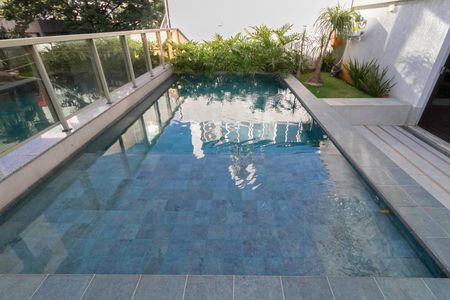 Apartamento para alugar com 64m², 2 quartos e 2 vagasÁrea comum - Piscina