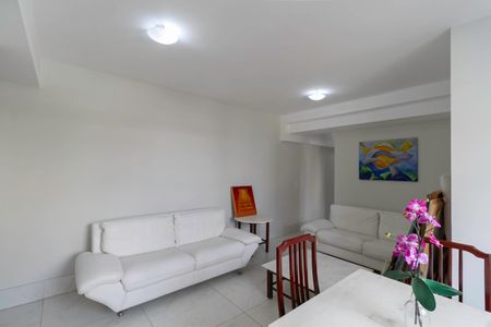 Sala de apartamento para alugar com 2 quartos, 64m² em Santo Agostinho, Belo Horizonte