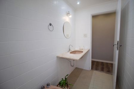 Apartamento para alugar com 110m², 4 quartos e 1 vaga Apartamento para alugar com 110m², 4 quartos e 1 vagaBanheiro de Serviço