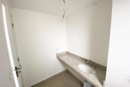 Apartamento à venda com 77m², 2 quartos e 1 vaga Apartamento à venda com 77m², 2 quartos e 1 vagaBanheiro da Suíte 2