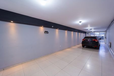 Casa à venda com 165m², 3 quartos e 5 vagas Casa à venda com 165m², 3 quartos e 5 vagasGaragem