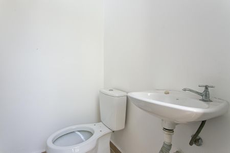 Apartamento à venda com 161m², 3 quartos e 2 vagas Apartamento à venda com 161m², 3 quartos e 2 vagasBanheiro da Churrasqueira