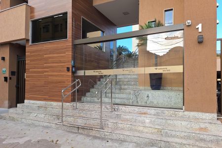 Apartamento à venda com 65m², 2 quartos e 1 vaga Apartamento à venda com 65m², 2 quartos e 1 vagaFachada