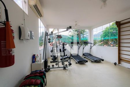 Casa de condomínio à venda com 132m², 5 quartos e 3 vagas Casa de condomínio à venda com 132m², 5 quartos e 3 vagasÁrea comum - Academia