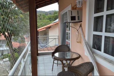 Casa de condomínio à venda com 132m², 5 quartos e 3 vagas Casa de condomínio à venda com 132m², 5 quartos e 3 vagasVaranda da Suíte