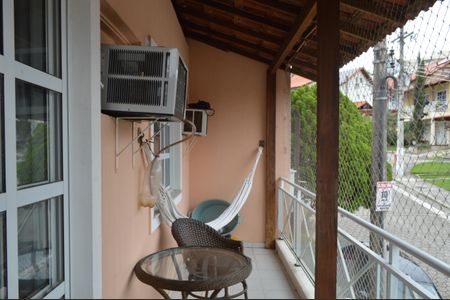 Casa de condomínio à venda com 132m², 5 quartos e 3 vagas Casa de condomínio à venda com 132m², 5 quartos e 3 vagasVaranda da Suíte