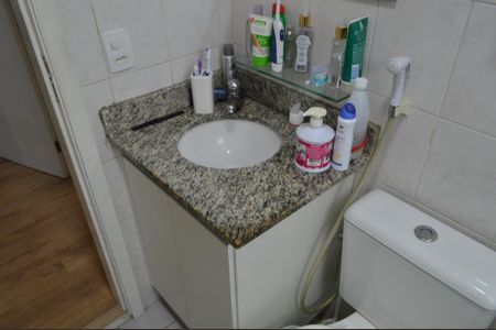 Casa de condomínio à venda com 132m², 5 quartos e 3 vagas Casa de condomínio à venda com 132m², 5 quartos e 3 vagasBanheiro Social