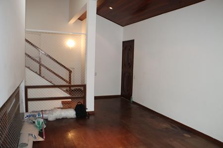 Sala de casa de condomínio para alugar com 4 quartos, 290m² em Granja Viana Ii, Cotia