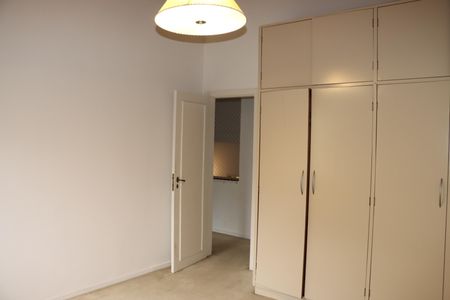 Casa de condomínio para alugar com 290m², 4 quartos e 4 vagasSuíte