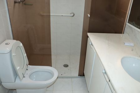 Casa de condomínio para alugar com 290m², 4 quartos e 4 vagasBanheiro da Suíte 3