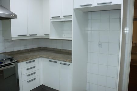 Casa de condomínio para alugar com 290m², 4 quartos e 4 vagasCozinha