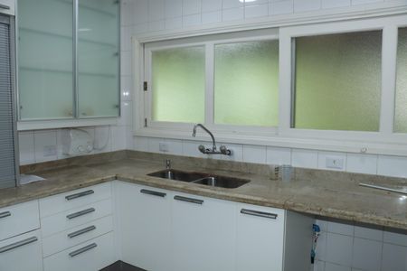 Casa de condomínio para alugar com 290m², 4 quartos e 4 vagasCozinha