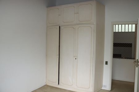 Casa de condomínio para alugar com 290m², 4 quartos e 4 vagasSuíte 3