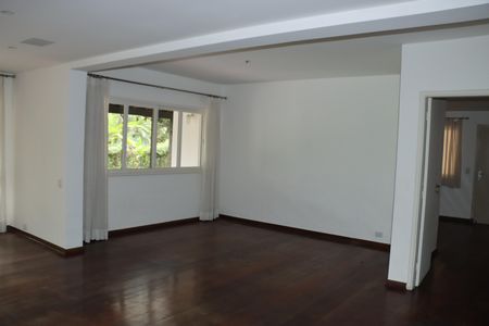 Casa de condomínio para alugar com 290m², 4 quartos e 4 vagasCopa