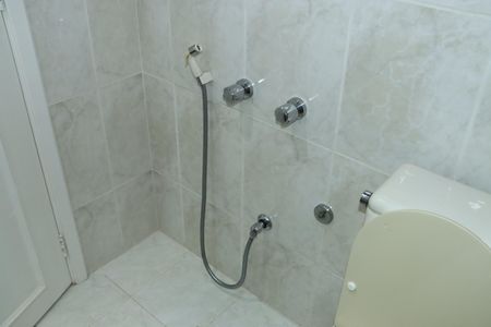 Casa de condomínio para alugar com 290m², 4 quartos e 4 vagasBanheiro da Suíte 2