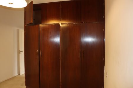 Casa de condomínio para alugar com 290m², 4 quartos e 4 vagasSuíte 4