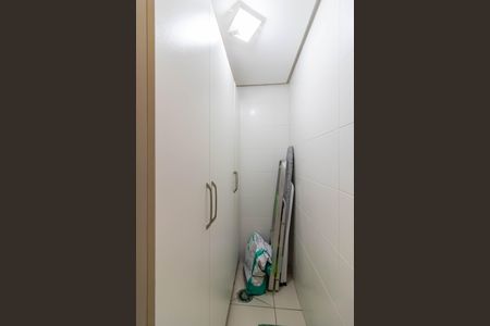 Apartamento à venda com 93m², 2 quartos e 2 vagas Apartamento à venda com 93m², 2 quartos e 2 vagasDespensa