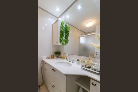 Apartamento à venda com 93m², 2 quartos e 2 vagas Apartamento à venda com 93m², 2 quartos e 2 vagasBanheiro da Suíte