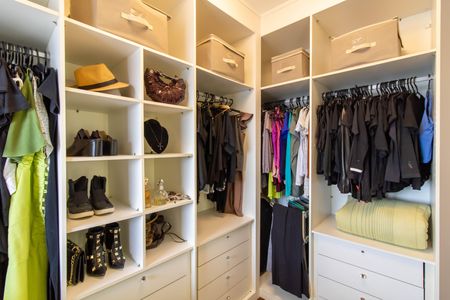 Apartamento à venda com 93m², 2 quartos e 2 vagas Apartamento à venda com 93m², 2 quartos e 2 vagasCloset