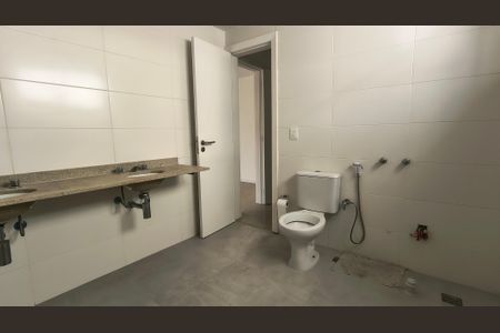 Apartamento para alugar com 179m², 3 quartos e 3 vagasBanheiro da Suíte 1