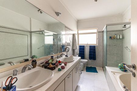 Apartamento à venda com 280m², 3 quartos e 2 vagasBanheiro da Suíte 1