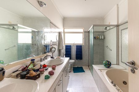 Apartamento à venda com 280m², 3 quartos e 2 vagasBanheiro da Suíte 1