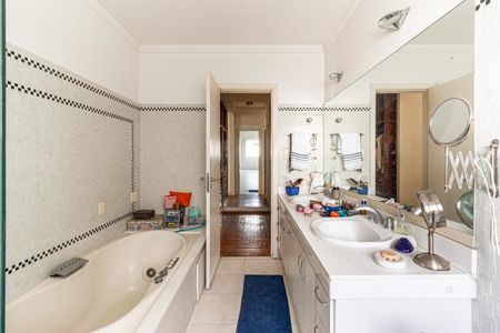 Apartamento à venda com 280m², 3 quartos e 2 vagasBanheiro da Suíte 1