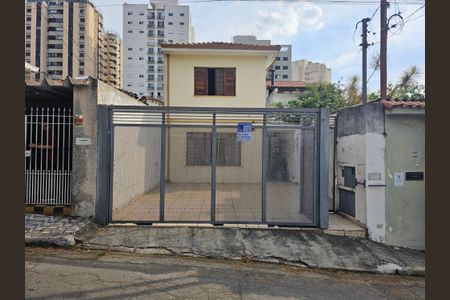 Casa à venda com 170m², 2 quartos e 2 vagasFachada