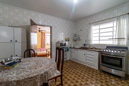 Casa à venda com 170m², 2 quartos e 2 vagasCozinha