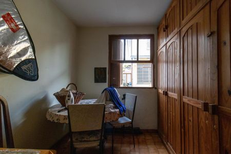 Casa à venda com 170m², 2 quartos e 2 vagasQuarto de Serviço