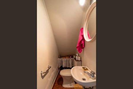 Casa à venda com 170m², 2 quartos e 2 vagasLavabo