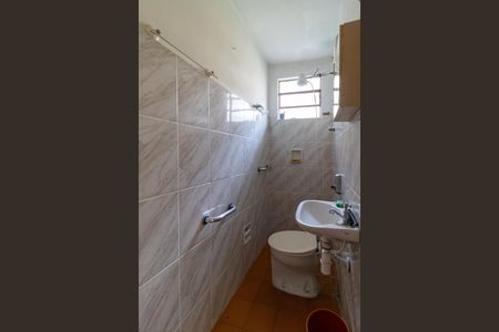 Casa à venda com 170m², 2 quartos e 2 vagasBanheiro de serviço