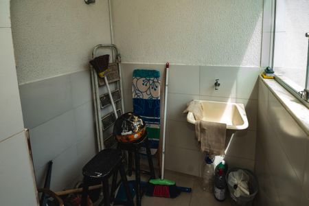 Apartamento para alugar com 70m², 2 quartos e 1 vagaÁrea de Serviço