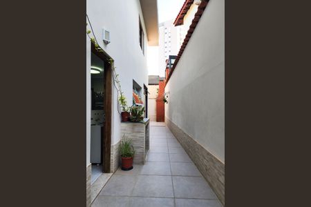 Casa à venda com 140m², 3 quartos e 2 vagasCorredor