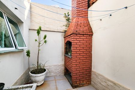 Casa à venda com 140m², 3 quartos e 2 vagasÁrea Externa