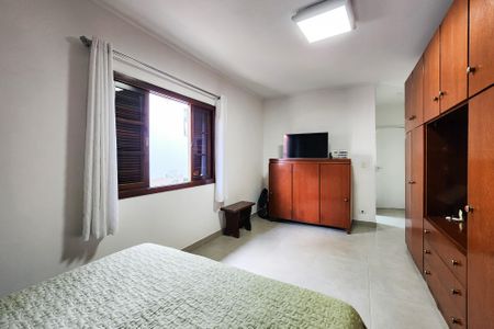 Casa à venda com 140m², 3 quartos e 2 vagasSuíte