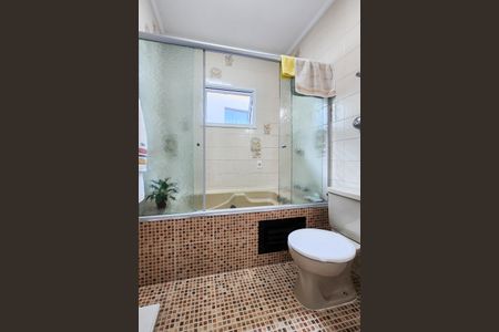 Casa à venda com 140m², 3 quartos e 2 vagasBanheiro da Suíte