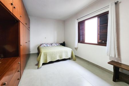 Casa à venda com 140m², 3 quartos e 2 vagasSuíte