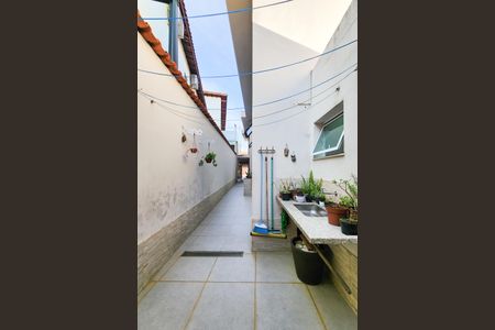 Casa à venda com 140m², 3 quartos e 2 vagasÁrea Externa