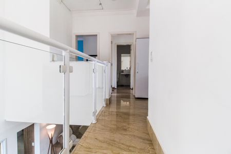 Casa de condomínio à venda com 224m², 3 quartos e 4 vagas Casa de condomínio à venda com 224m², 3 quartos e 4 vagasCorredor