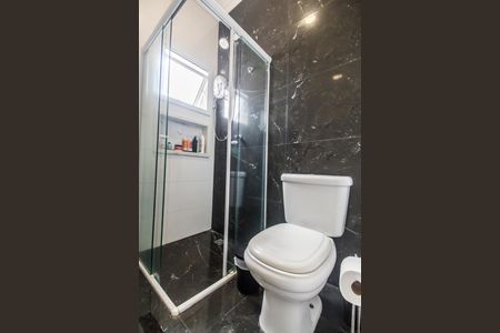 Casa de condomínio à venda com 224m², 3 quartos e 4 vagas Casa de condomínio à venda com 224m², 3 quartos e 4 vagasBanheiro Social