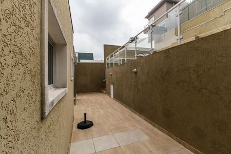 Casa de condomínio à venda com 224m², 3 quartos e 4 vagas Casa de condomínio à venda com 224m², 3 quartos e 4 vagasQuintal