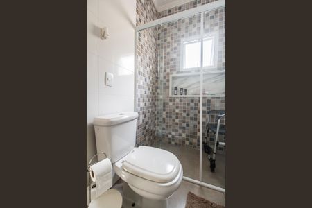 Casa de condomínio à venda com 224m², 3 quartos e 4 vagas Casa de condomínio à venda com 224m², 3 quartos e 4 vagasBanheiro da Suíte