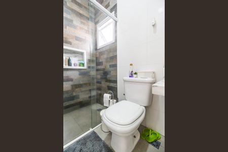 Casa de condomínio à venda com 224m², 3 quartos e 4 vagas Casa de condomínio à venda com 224m², 3 quartos e 4 vagasBanheiro da Suíte