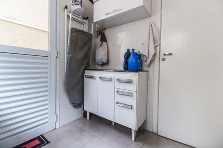 Casa de condomínio à venda com 224m², 3 quartos e 4 vagas Casa de condomínio à venda com 224m², 3 quartos e 4 vagasÁrea de Serviço